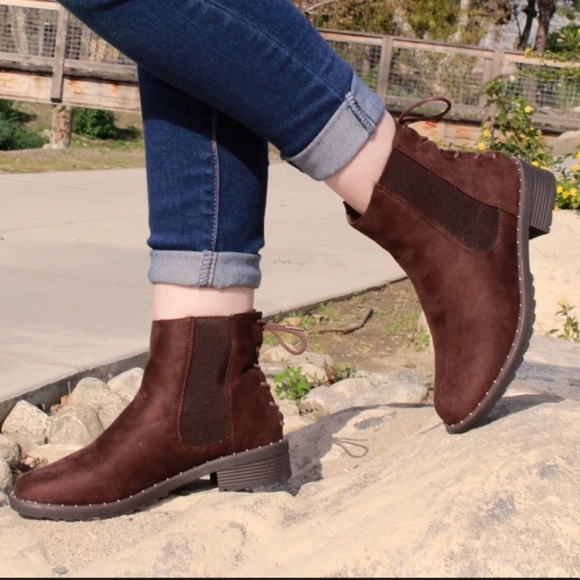 Shoes - Brown Back Lace-Up Bootie